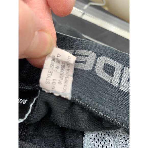 Under Armour Youth Kids LG Loose Black Gray STYLE 299365 Pockets - Picture 9 of 10